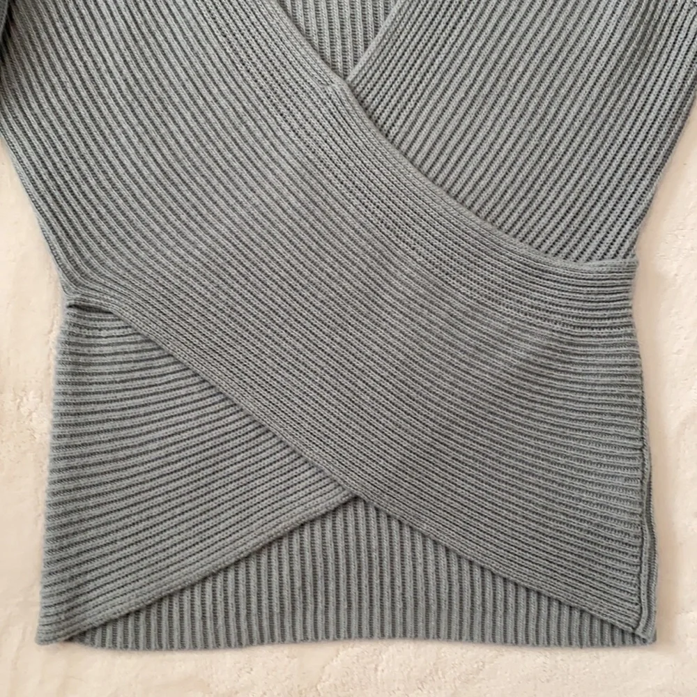 Cupcakes & Cashmere Gray Wrap Sweater Size L - Picture 6 of 13